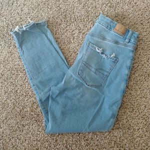 American Eagle Size 8 Short AE Forever Soft Distressed Light Wash Curvy Jeggings